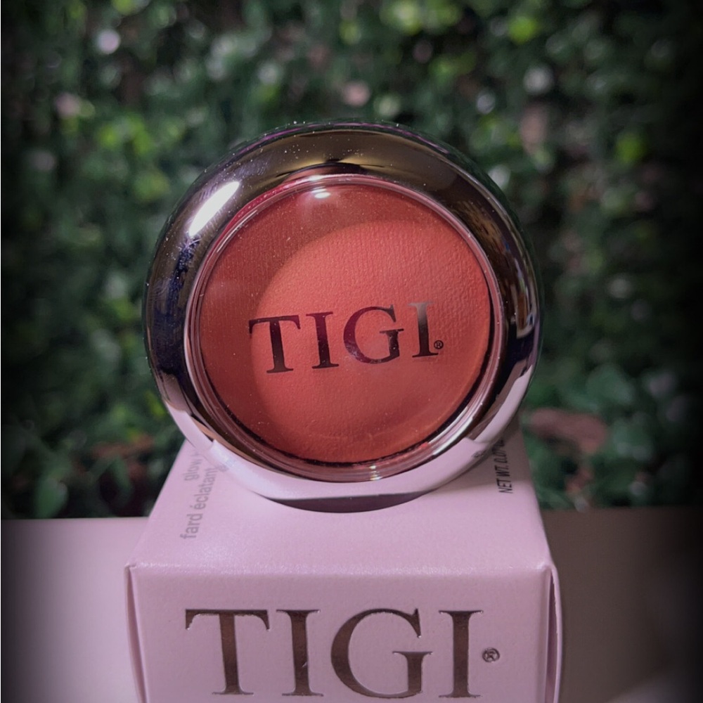TIGI Blush in Warm Coral